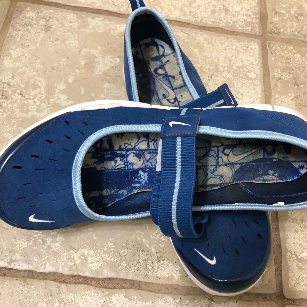 Nike swim shoes